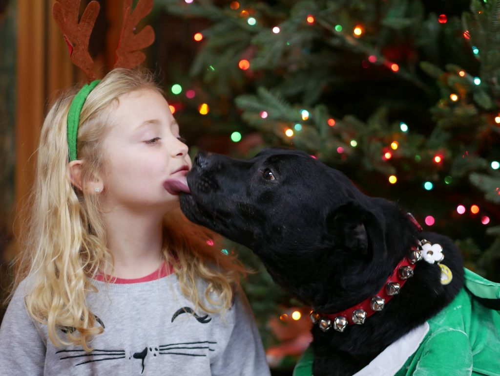 Gracie Kissing Reagan